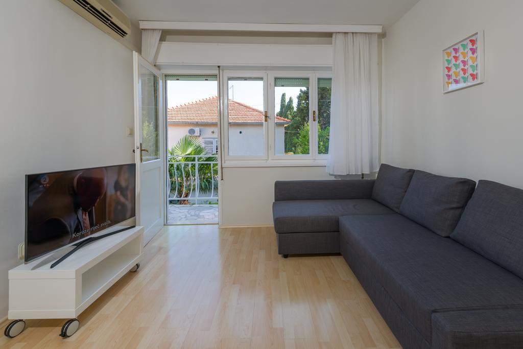 Garden Apartment Kaštela الغرفة الصورة