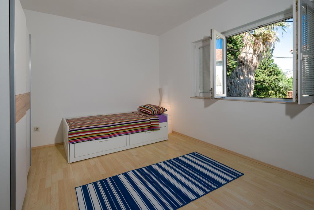Garden Apartment Kaštela الغرفة الصورة